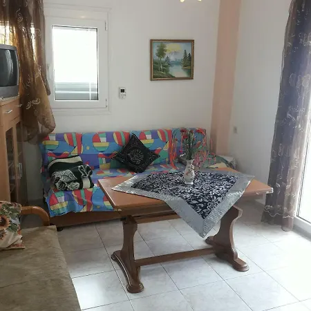 Christos & Maria Seaside Apartment