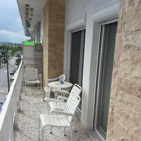 Christos & Maria Seaside Apartment